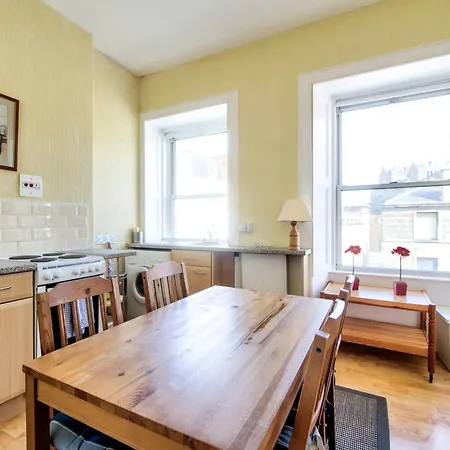 Guestready - Castle View On Quiet Street شقة إدنبرة