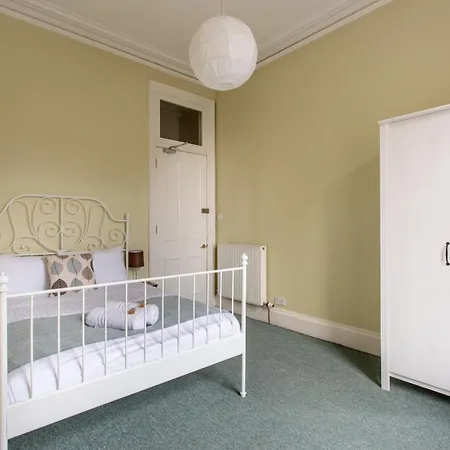 شقة Altido Spacious 3-bed By The Meadows