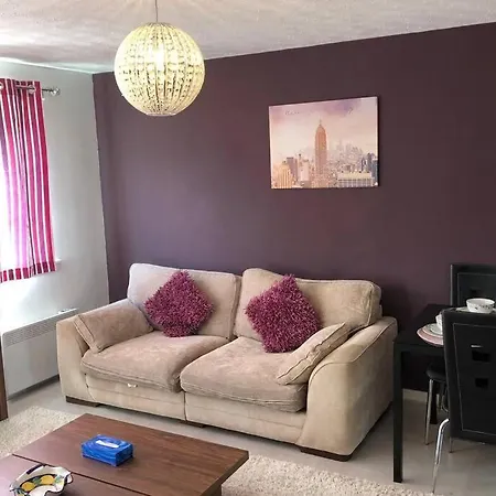 Chic 2 Bed With Free Parking- Recently Redecorated, 10 Minutes To Centre * Édimbourg