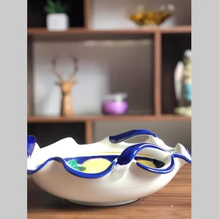 Appartement Chic 2 Bed With Free Parking- Recently Redecorated, 10 Minutes To Centre