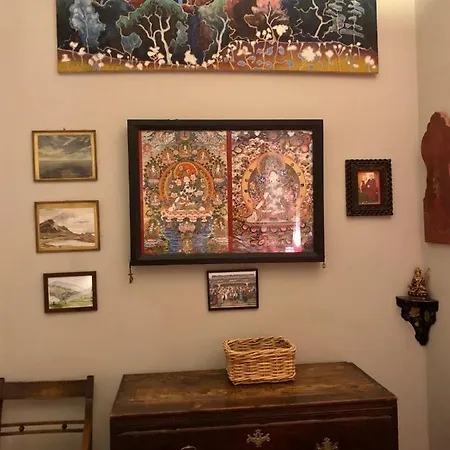 With Parking, Original Art And Antiques Эдинбург