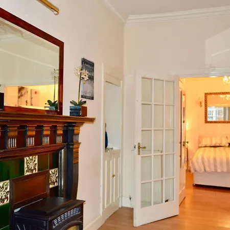 Homely Comfortable 2 Bed In Historic Rose Street *
