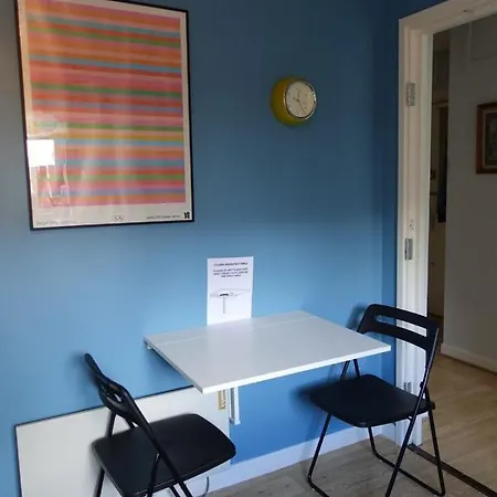 Studio Flat Free Parking Edinburgh
