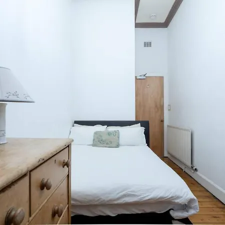 5-bedroom Flat Edinburgh