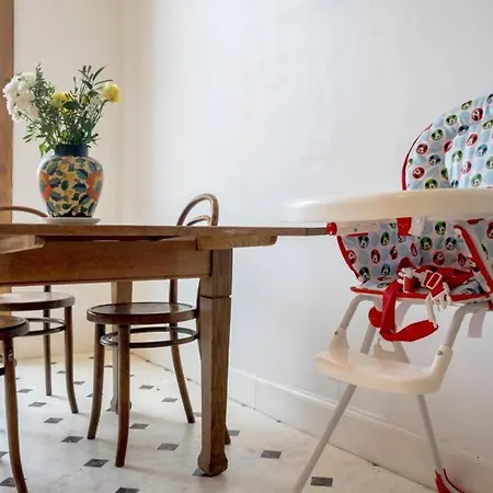 5-bedroom Flat Apartment