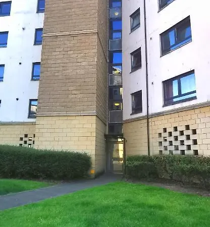 Modern 2 Bedrooms Flat Near Citycentre Sleep For 6 *