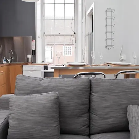 Royal Mile Appartement *