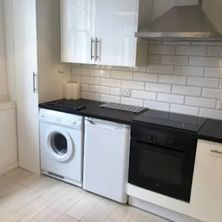 Beautiful Scandi-inspired One Bed In Stockbridge *