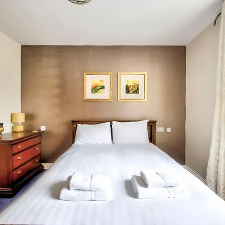 Apartment Guestready - Bright & Beautiful 2Br Flat - Free Parking *