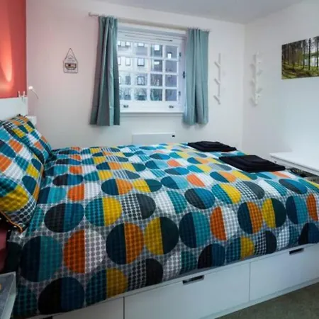 Flat Near Holyrood Park *