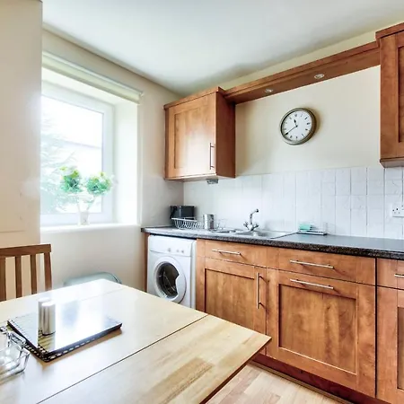 Guestready - Bright & Beautiful 2Br Flat - Free Parking Edinburgh