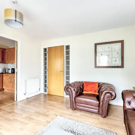 Guestready - Bright & Beautiful 2Br Flat - Free Parking *