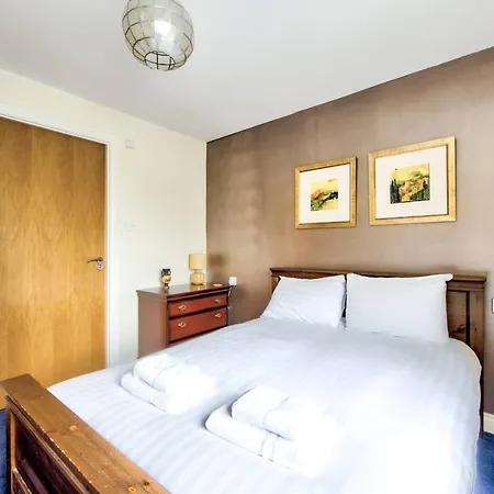 Guestready - Bright & Beautiful 2Br Flat - Free Parking *