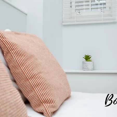 Daire New Town 3br-2ba, On Rose Street - Free Parking By Bonjour Residences *