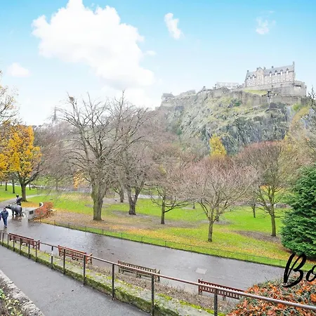 Daire New Town 3br-2ba, On Rose Street - Free Parking By Bonjour Residences *