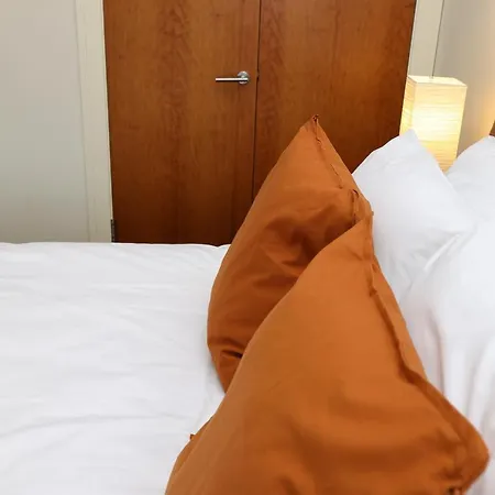 Joivy Spacious 2 Bed,2 Bath Flat, Free Parking And Rooftop Terrace * Εδιμβούργο