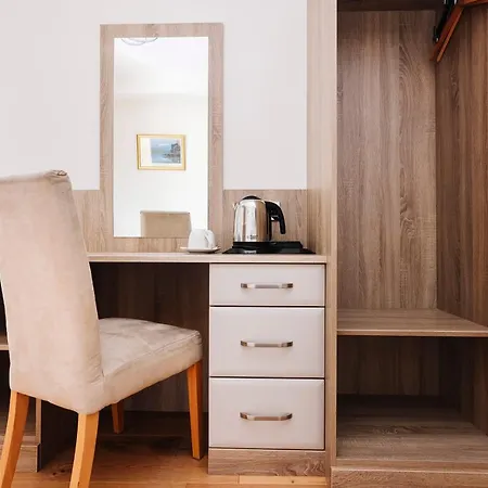 招待所 Castle Street