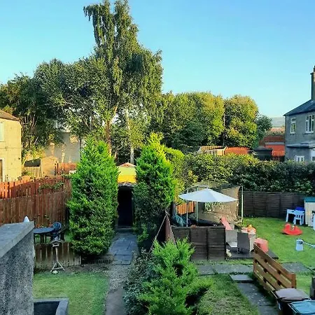 Homestay Lele's Flat - 15 Minutes To Airport & Centre *