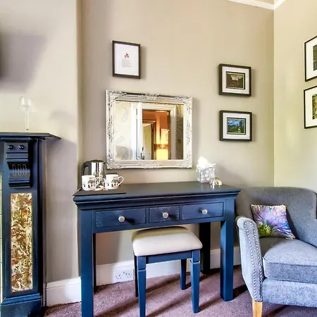 Гостевой дом The Hedges Эдинбург