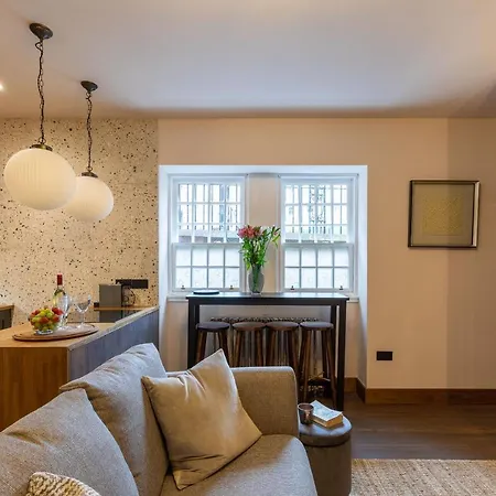 Dreamy Dean Village Boutique 1 Bedroom Sleeps 2