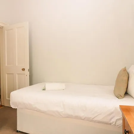 35 Barony Street شقة
