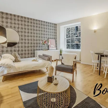 Spacious 2Br-2Ba - Grassmarket - Free Parking By Bonjour Residences Edinburgh *