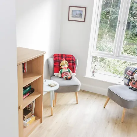 6 Coltbridge Gardens