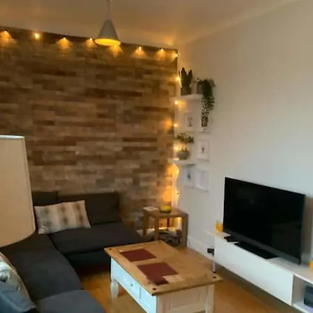 דירה 2 Bedroom Penthouse In Leafy Centre אדינבורו