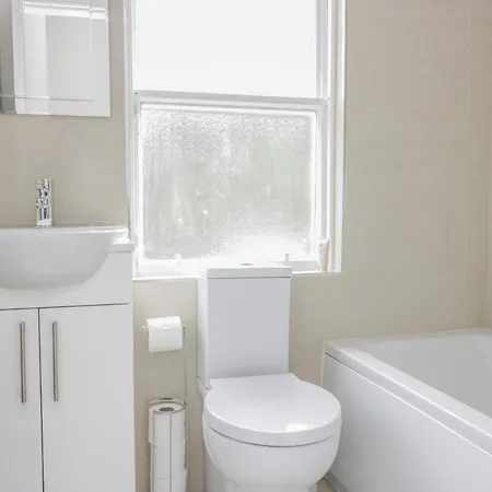 6 Coltbridge Gardens *