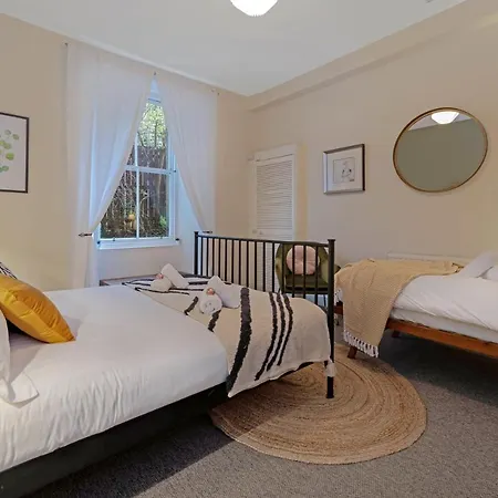 Apartment Cozy With Character Spacious Main Door Flat In Vibrant Leith *