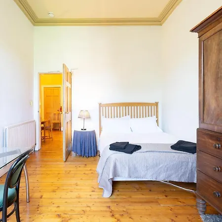 5-bedroom Flat Apartment Edinburgh