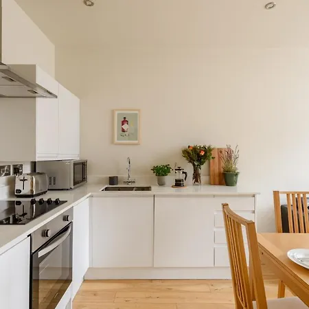 The Writer's Attic By Calton Living Apartman