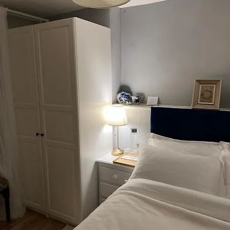 Georgian House Гостевой дом 4*