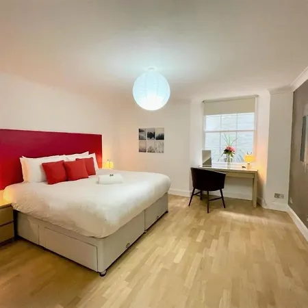 Elite 3 Bed New Town With Private Walled Garden *