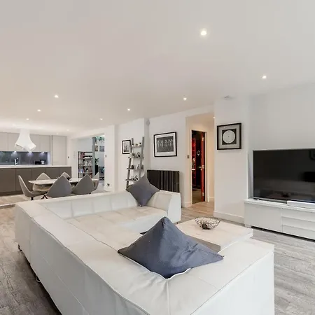 Semesterbostad Luxury Architect Designed 13 Mins To Royal Mile Edinburg