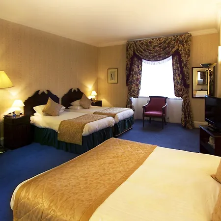 Royal Scots Club Hotel