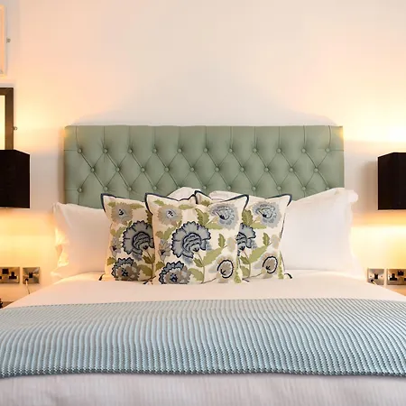 Black Ivy 4* Edynburg