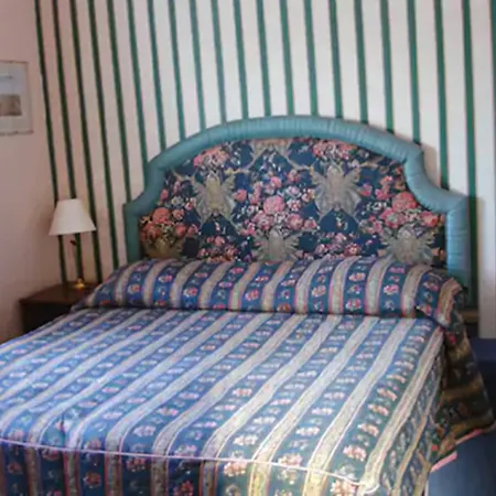 House Hotel