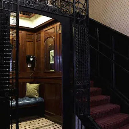 The Parliament House Hotell
