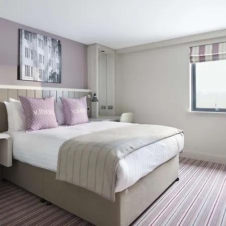 Village Hotell