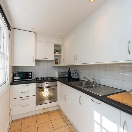 Lovely 3 Bed In Apartment Edinburgh