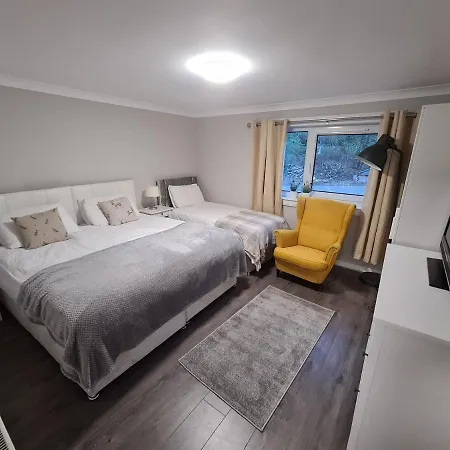 Holyrood House * Edinburgh