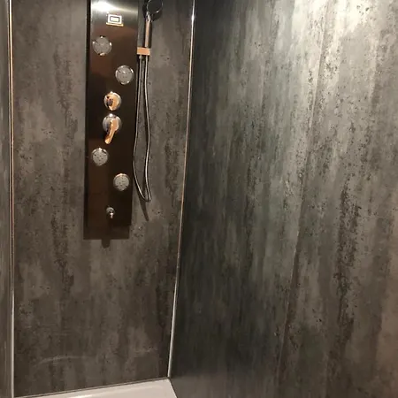 My Meadows, City Centre Apartment, Sunny&Spacious إدنبرة