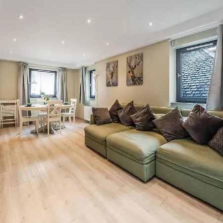 Appartement Heart Of Edinburgh's Old Town - Modern 2 Bedroom & Lift - Old Fishmarket Close. *