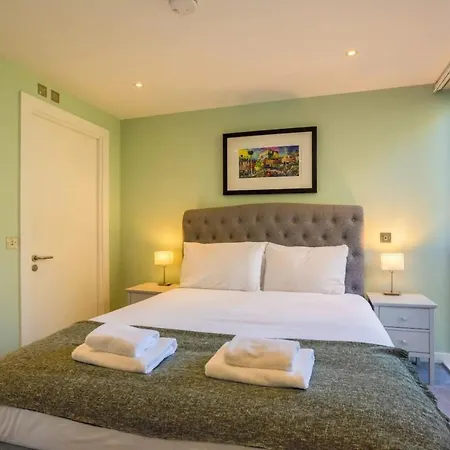 Amazing 2 Bedroom With Views Of Castle * Εδιμβούργο