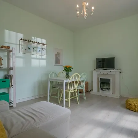 Lägenhet Spacious Flat At Royal Mile - Pass The Keys Edinburg