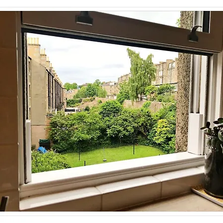 Spacious And Modern 2 Bedroom Flat Near The Centre Edimburgo