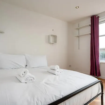 Stylish 2 Bedroom Near The Centre * 爱丁堡