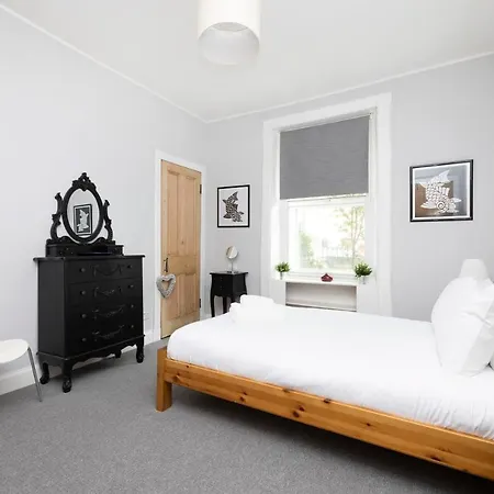 Joivy Charming Near Leith Links With Patio Apartmán