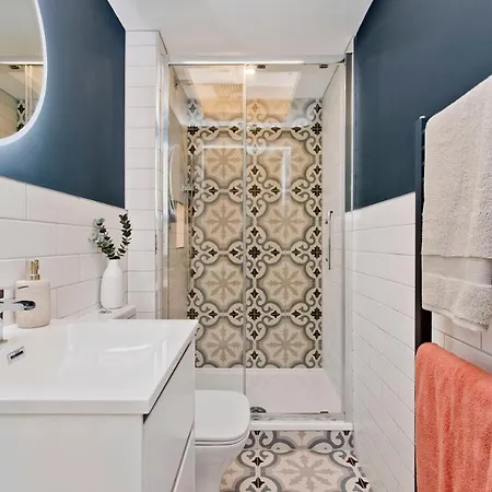 Modern Centre 2 Bedroom 2 Bathroom Apartments, Main Door Ground With Private Parking * Эдинбург